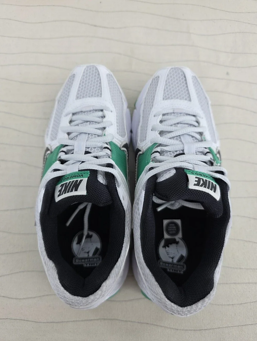 Nike Womens Zoom Vomero 5 White Green Sneakers Shoes Fj2028-102 Size 6 NEW